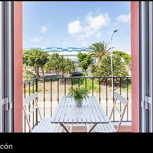 https://el-balcon-de-arinaga.in-canary-islands.com